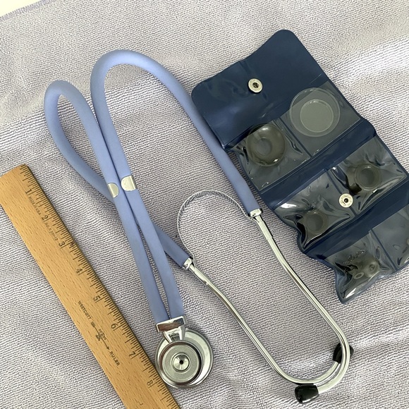 Stethoscope- High Quality with Ear Pieces - Picture 4 of 4